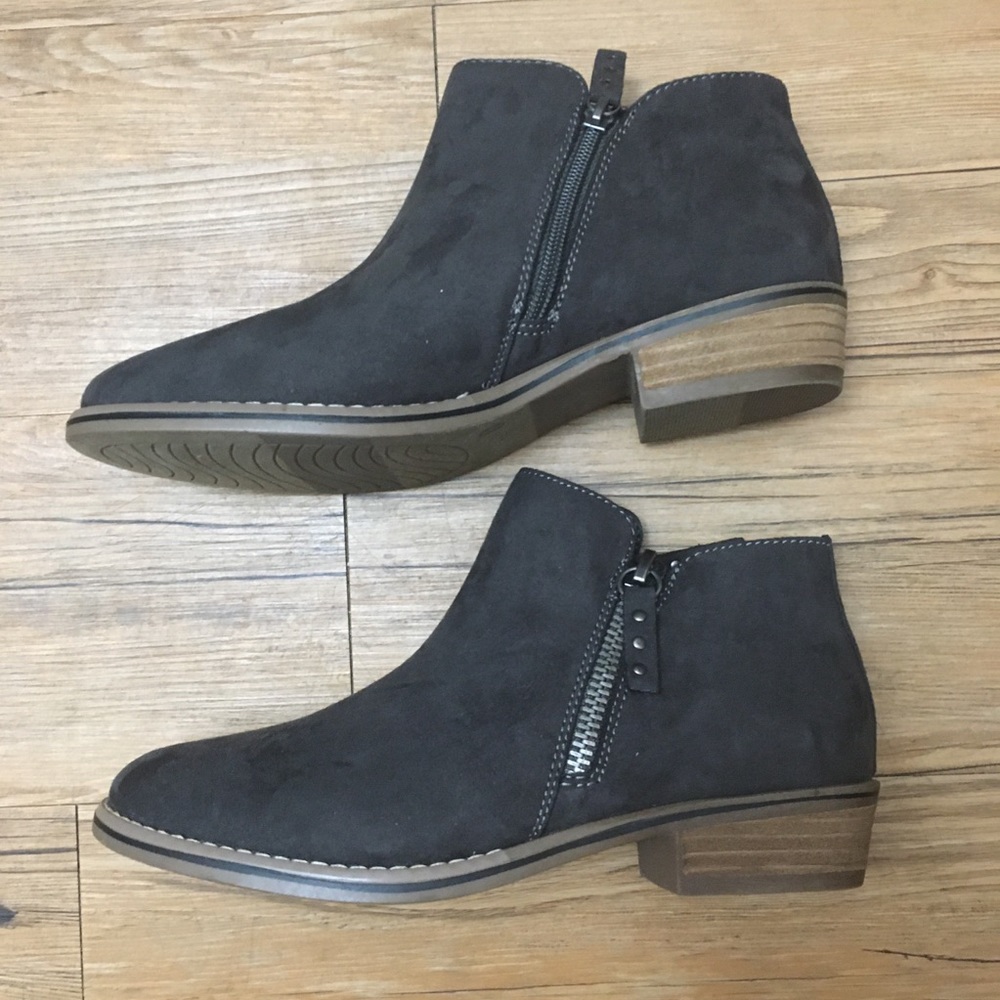 Xappeal Gray ankle boots. Size 9